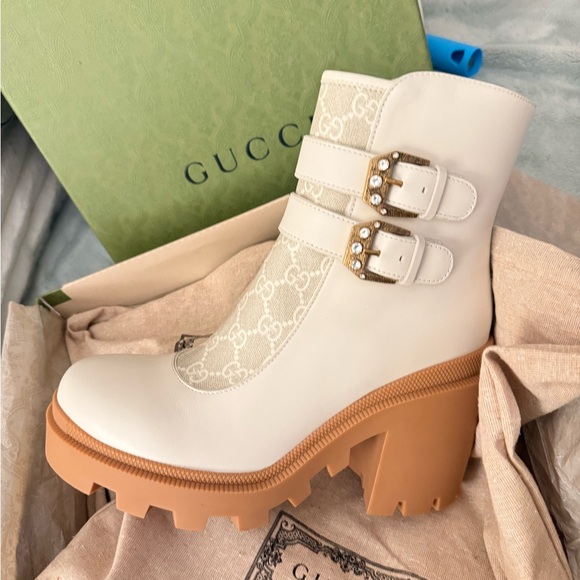Gucci Women's Cream and Brown Heeled Boots - Picture 1 of 12